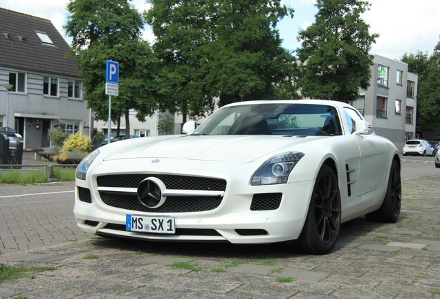 Mercedes-Benz SLS AMG