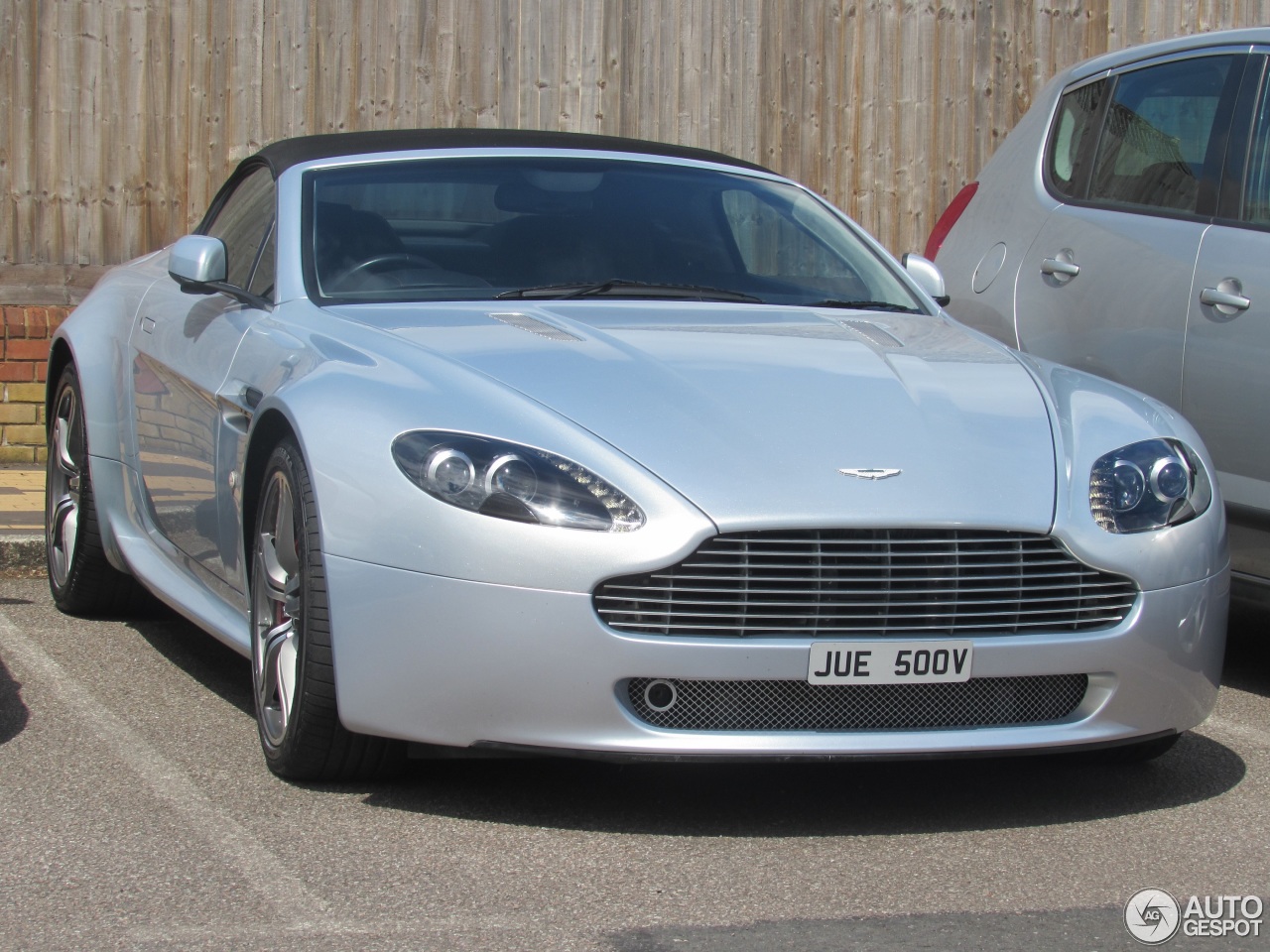 Aston Martin V8 Vantage N400 Roadster