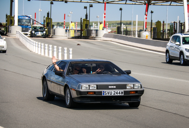 DeLorean DMC-12