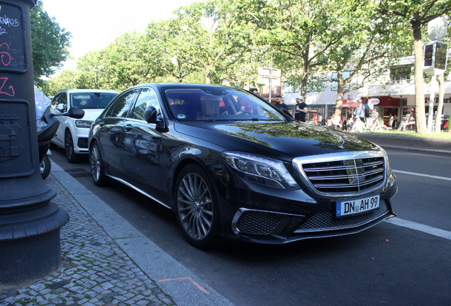 Mercedes-Benz S 65 AMG V222