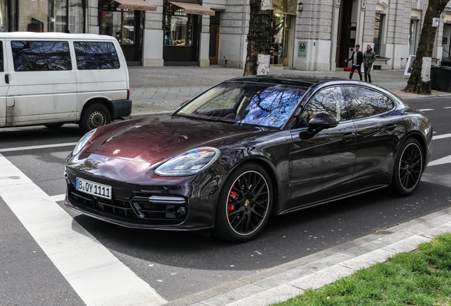 Porsche 971 Panamera Turbo