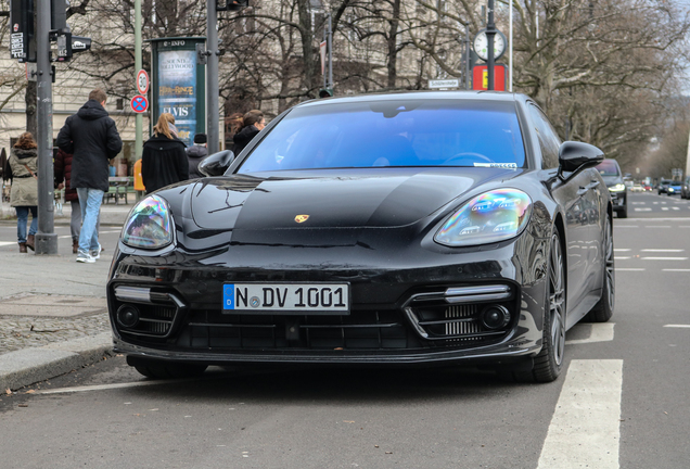 Porsche 971 Panamera Turbo