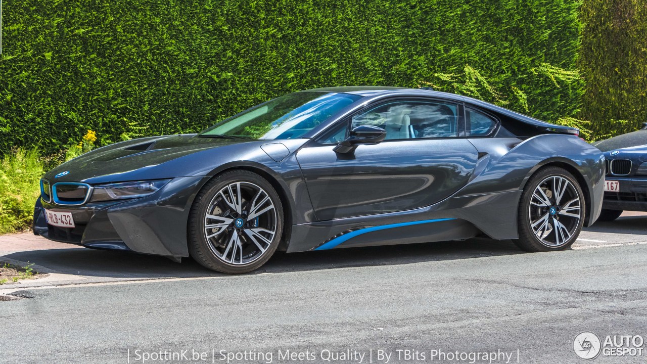 BMW i8