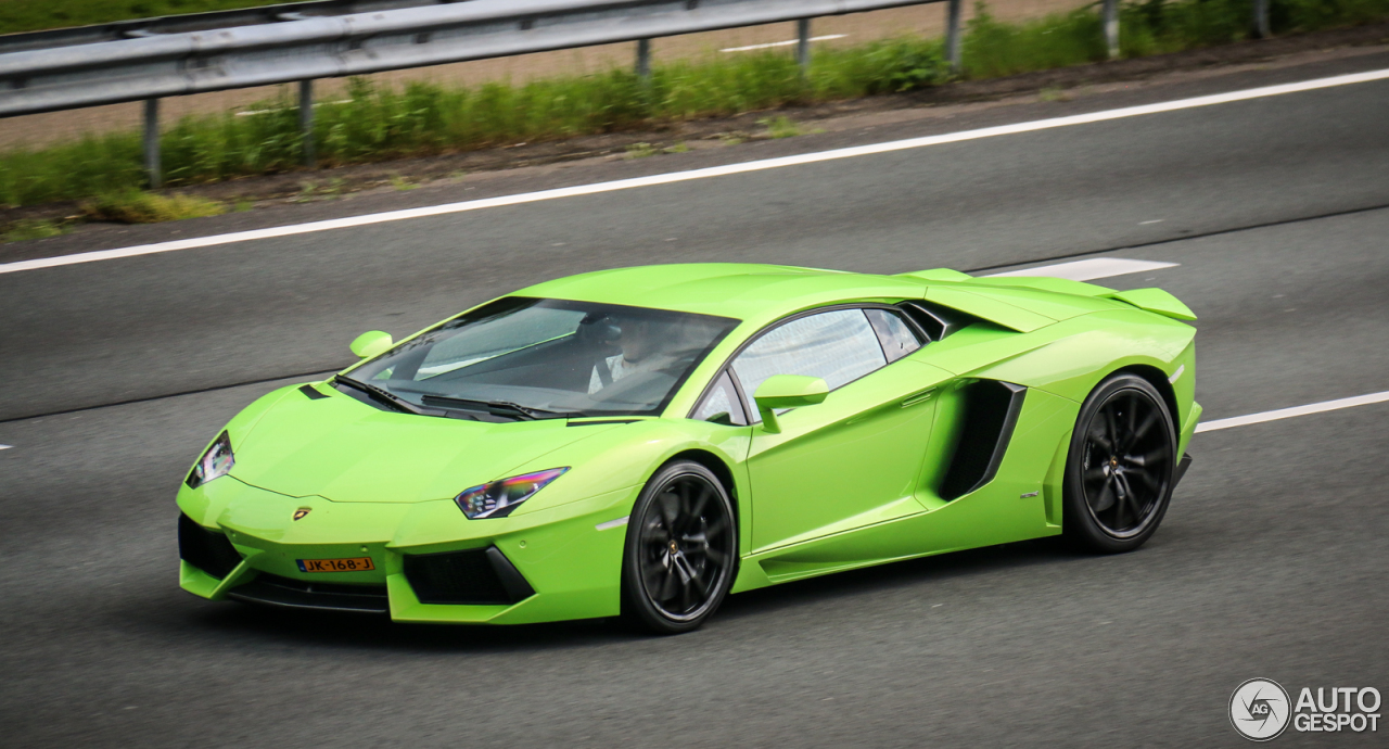 Lamborghini Aventador LP700-4