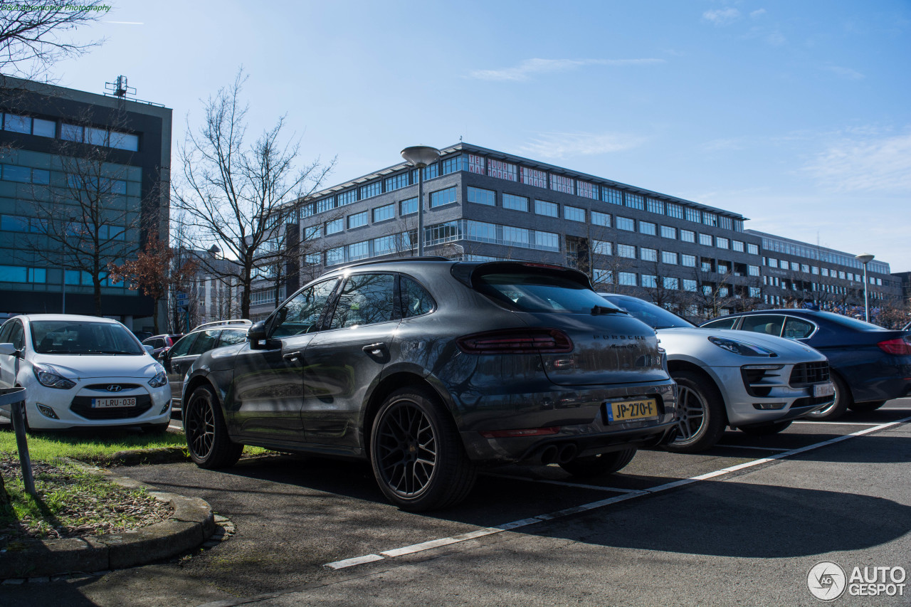 Porsche 95B Macan GTS