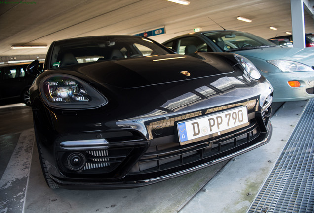 Porsche 971 Panamera Turbo