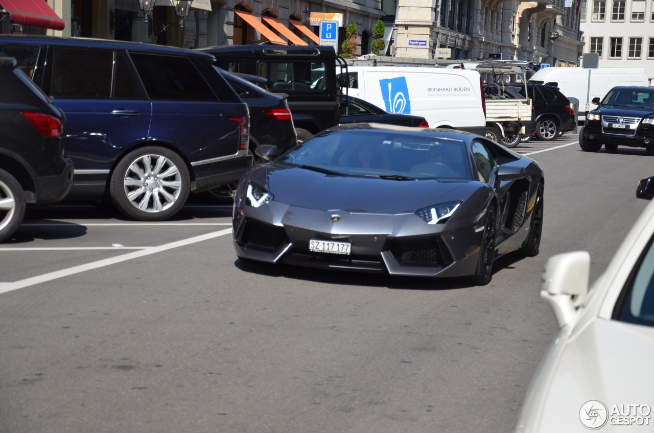 Lamborghini Aventador LP700-4