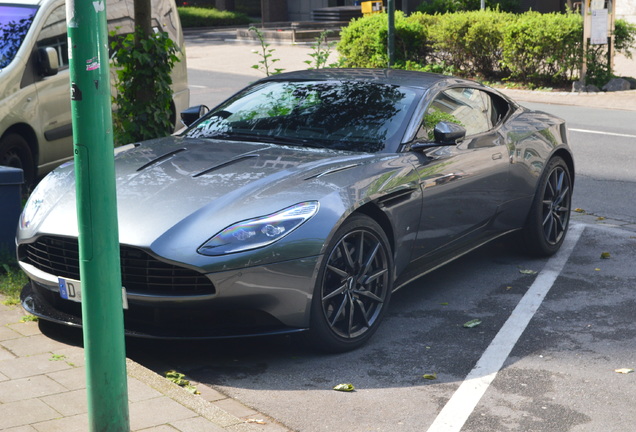 Aston Martin DB11