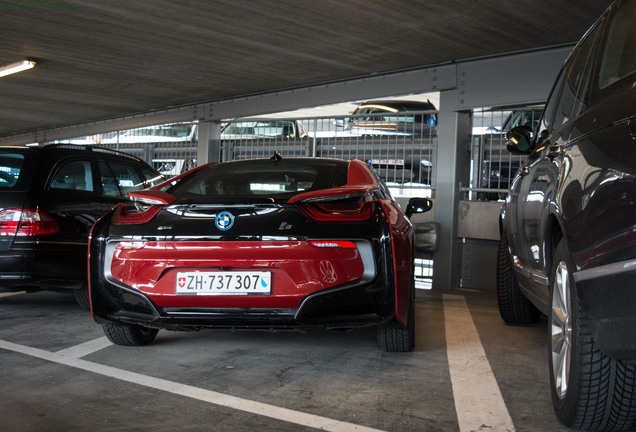 BMW i8 Protonic Red Edition