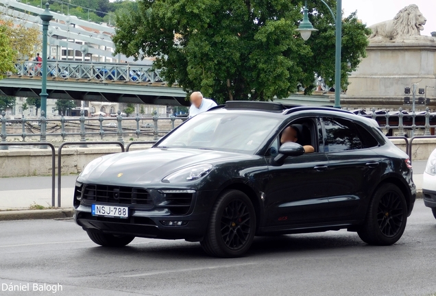 Porsche 95B Macan GTS