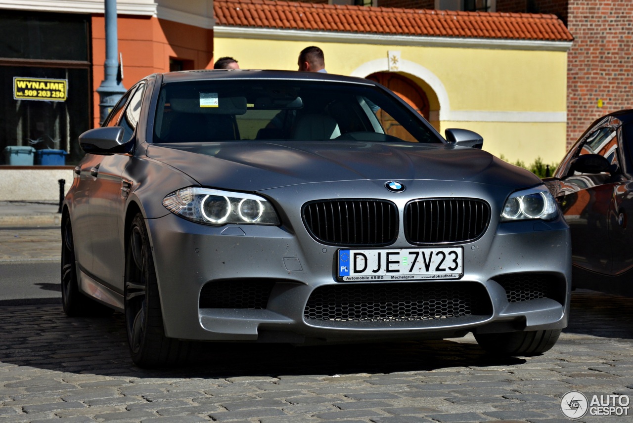 BMW M5 F10 2011