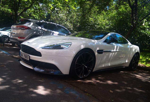 Aston Martin Vanquish 2013