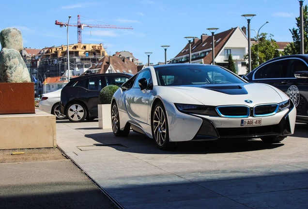 BMW i8