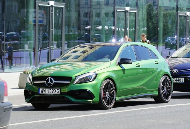 Mercedes-AMG A 45 W176 2015