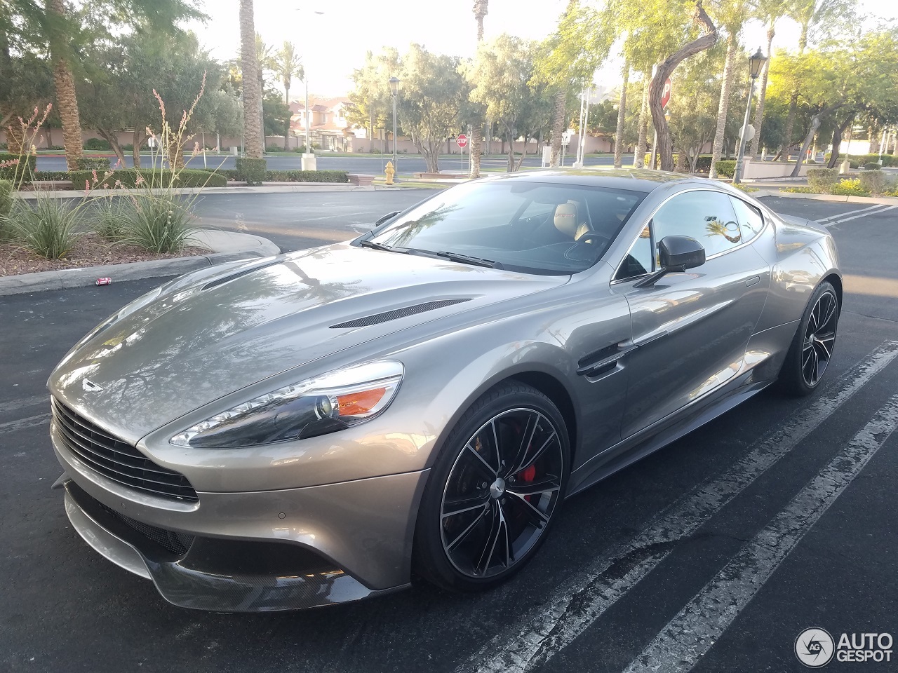 Aston Martin Vanquish 2013