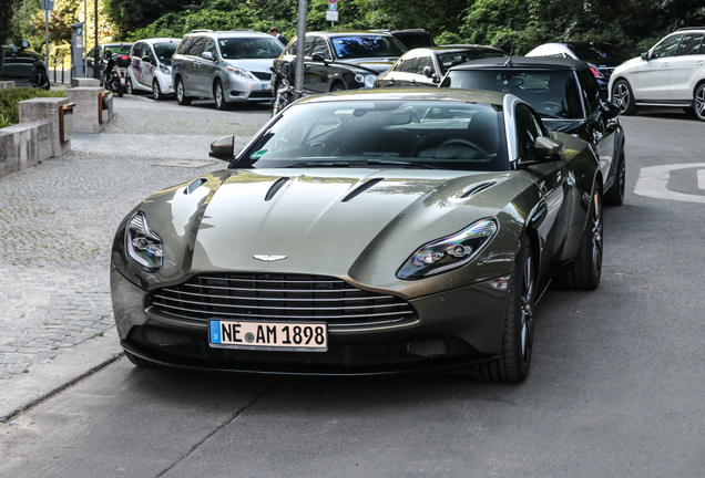 Aston Martin DB11