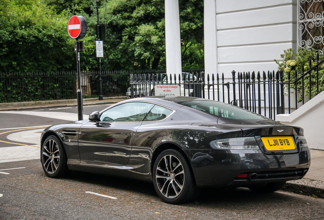 Aston Martin DB9 2010