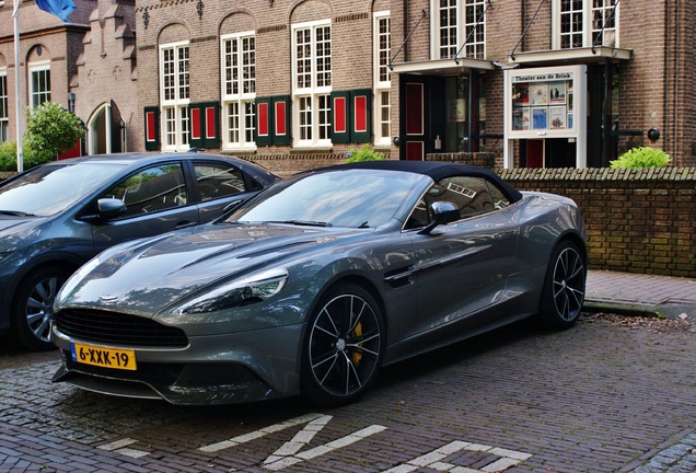 Aston Martin Vanquish Volante