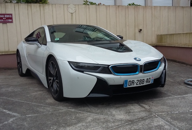 BMW i8