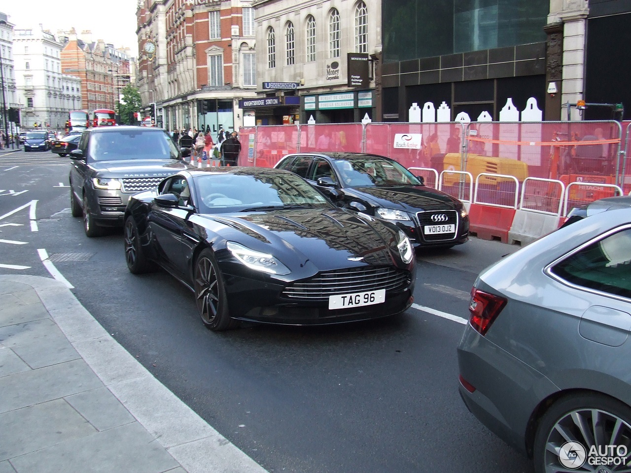 Aston Martin DB11