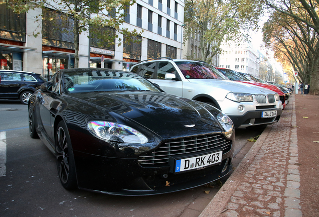 Aston Martin V12 Vantage Carbon Black Edition