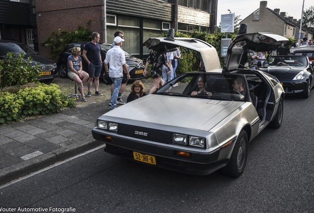 DeLorean DMC-12