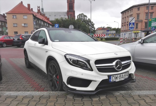 Mercedes-AMG GLA 45 X156