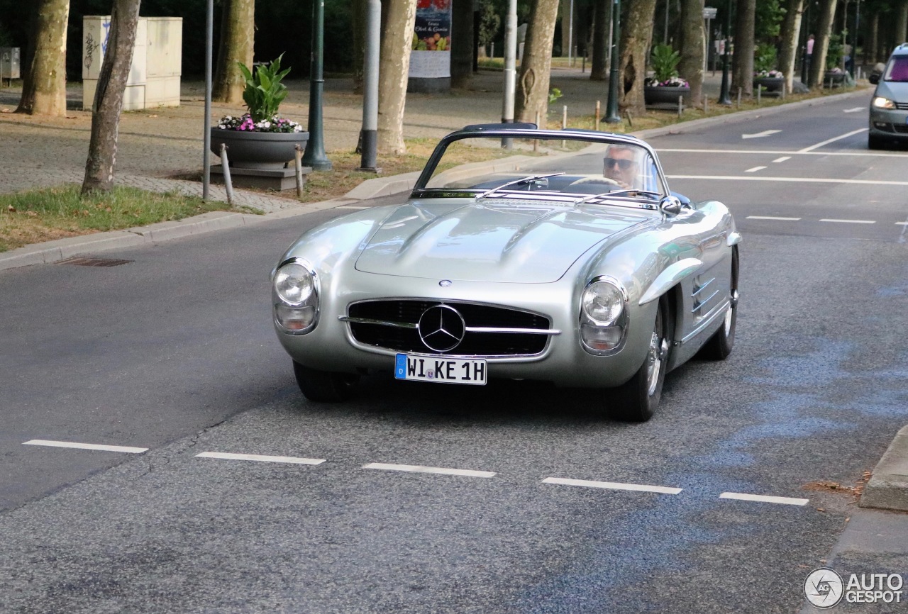 Mercedes-Benz 300SL Roadster