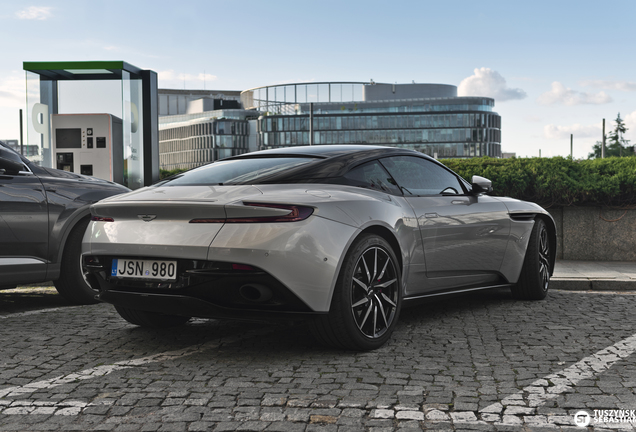 Aston Martin DB11