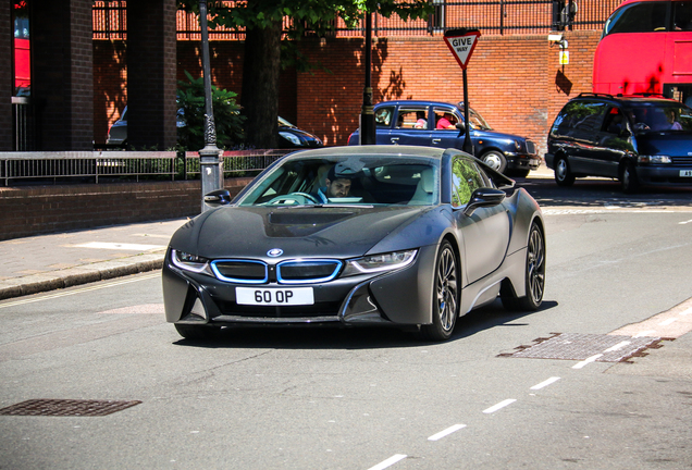 BMW i8