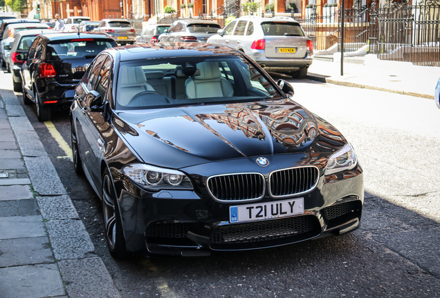 BMW M5 F10 2011
