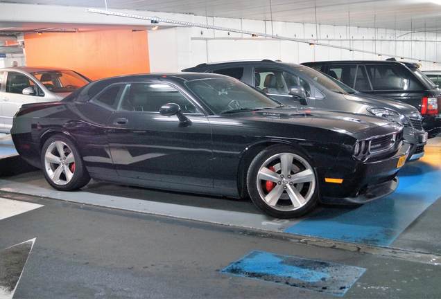 Dodge Challenger SRT-8