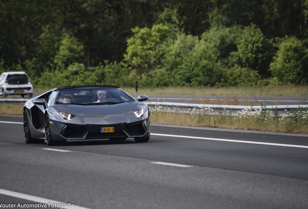 Lamborghini Aventador LP700-4 Roadster