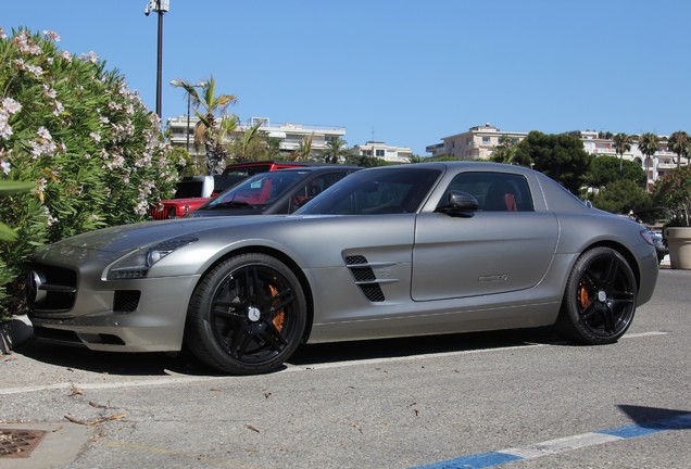 Mercedes-Benz SLS AMG