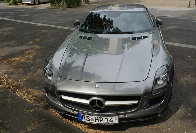 Mercedes-Benz SLS AMG