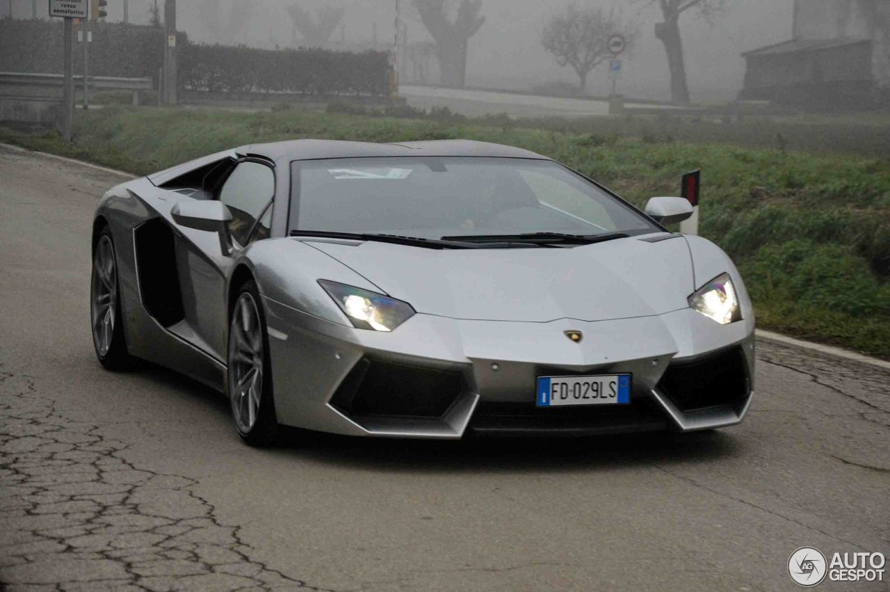 Lamborghini Aventador LP700-4 Roadster