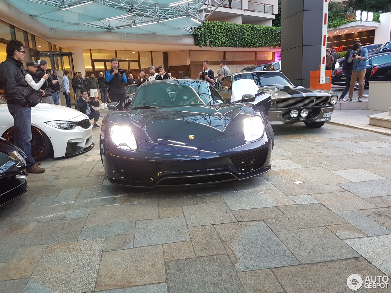 Porsche 918 Spyder Weissach Package