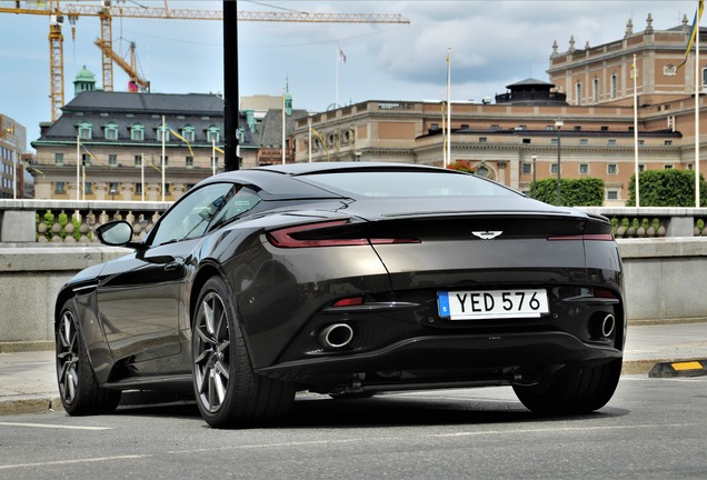 Aston Martin DB11