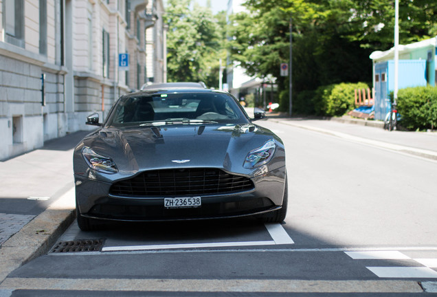 Aston Martin DB11