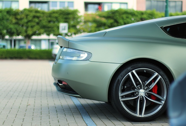 Aston Martin DB9 2013