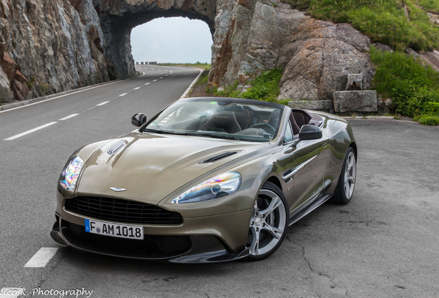 Aston Martin Vanquish S Volante 2017