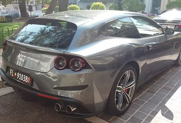 Ferrari GTC4Lusso