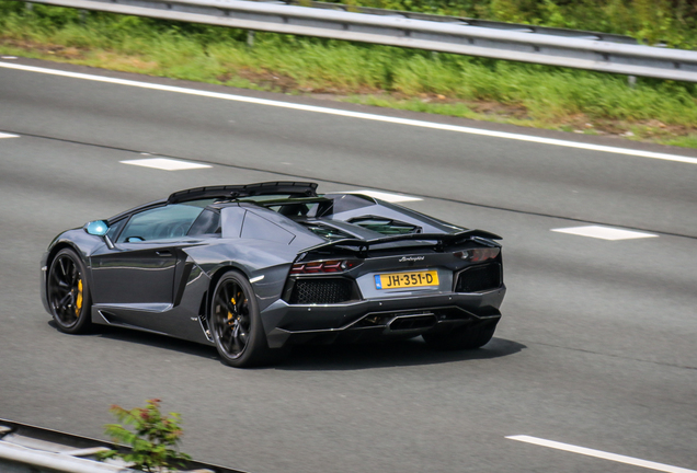 Lamborghini Aventador LP700-4 Roadster