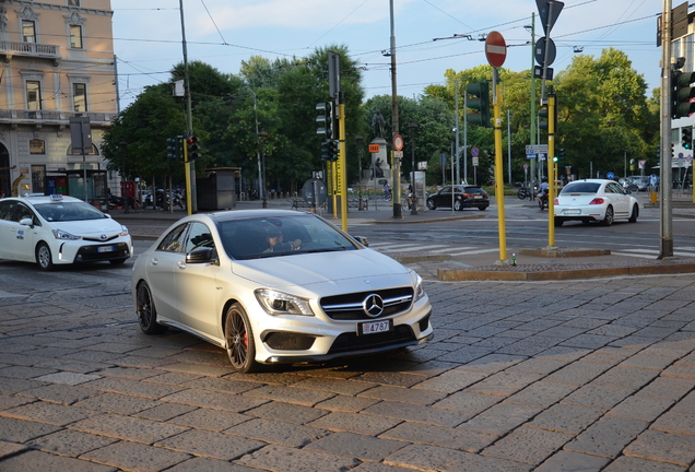 Mercedes-Benz CLA 45 AMG C117