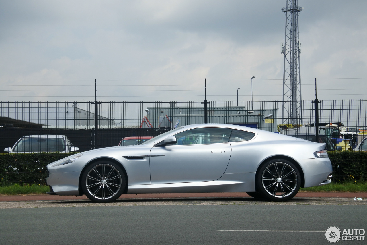 Aston Martin Virage 2011