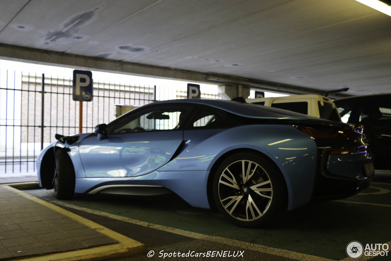 BMW i8