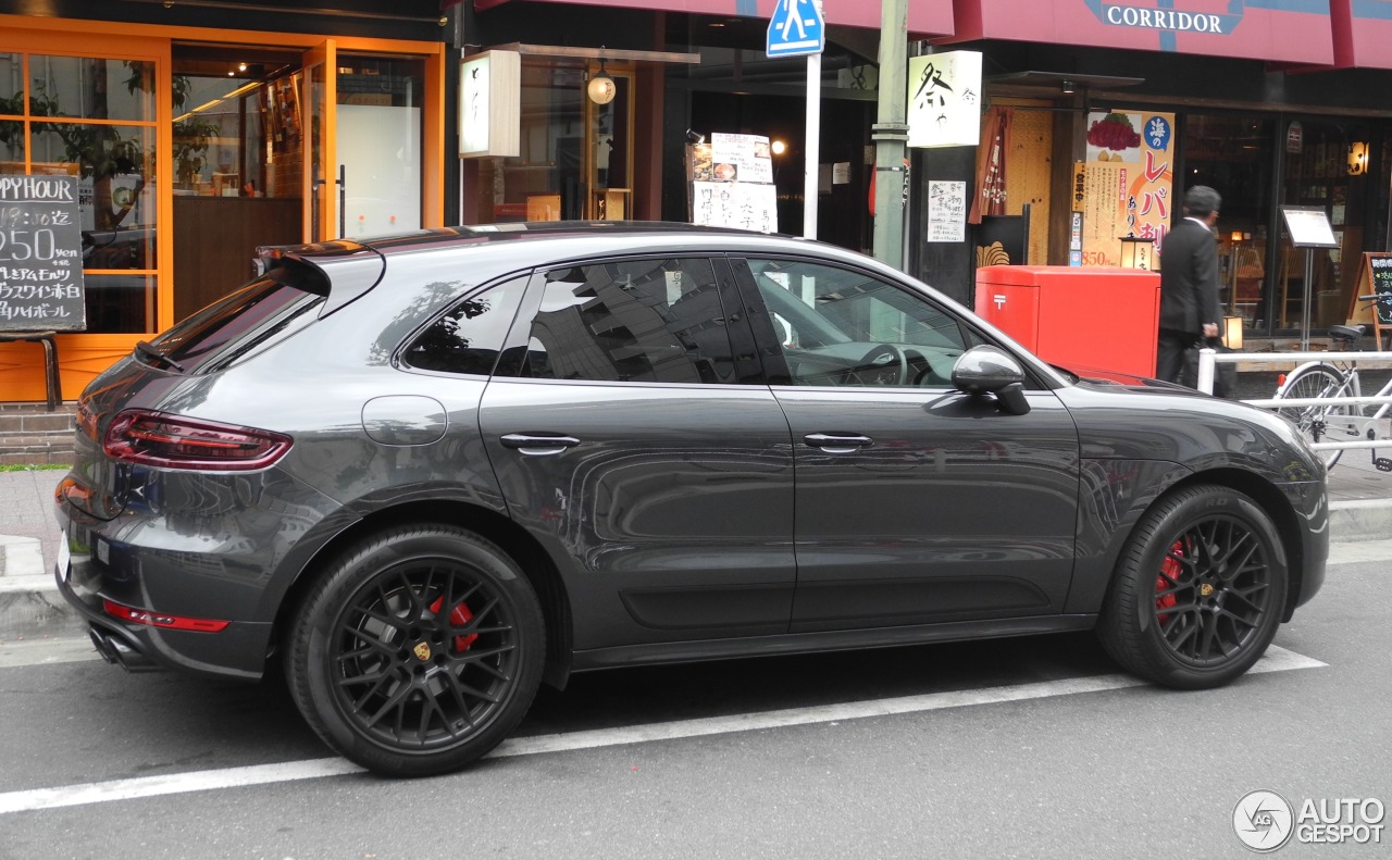 Porsche 95B Macan GTS