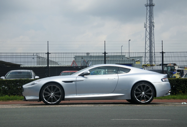 Aston Martin Virage 2011