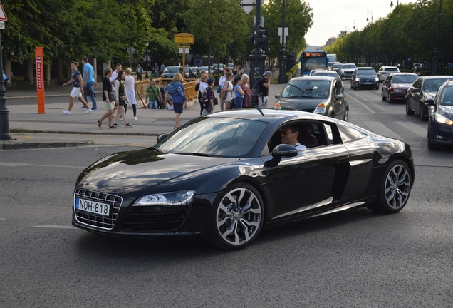 Audi R8 V10