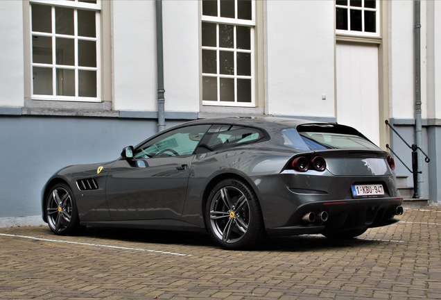 Ferrari GTC4Lusso